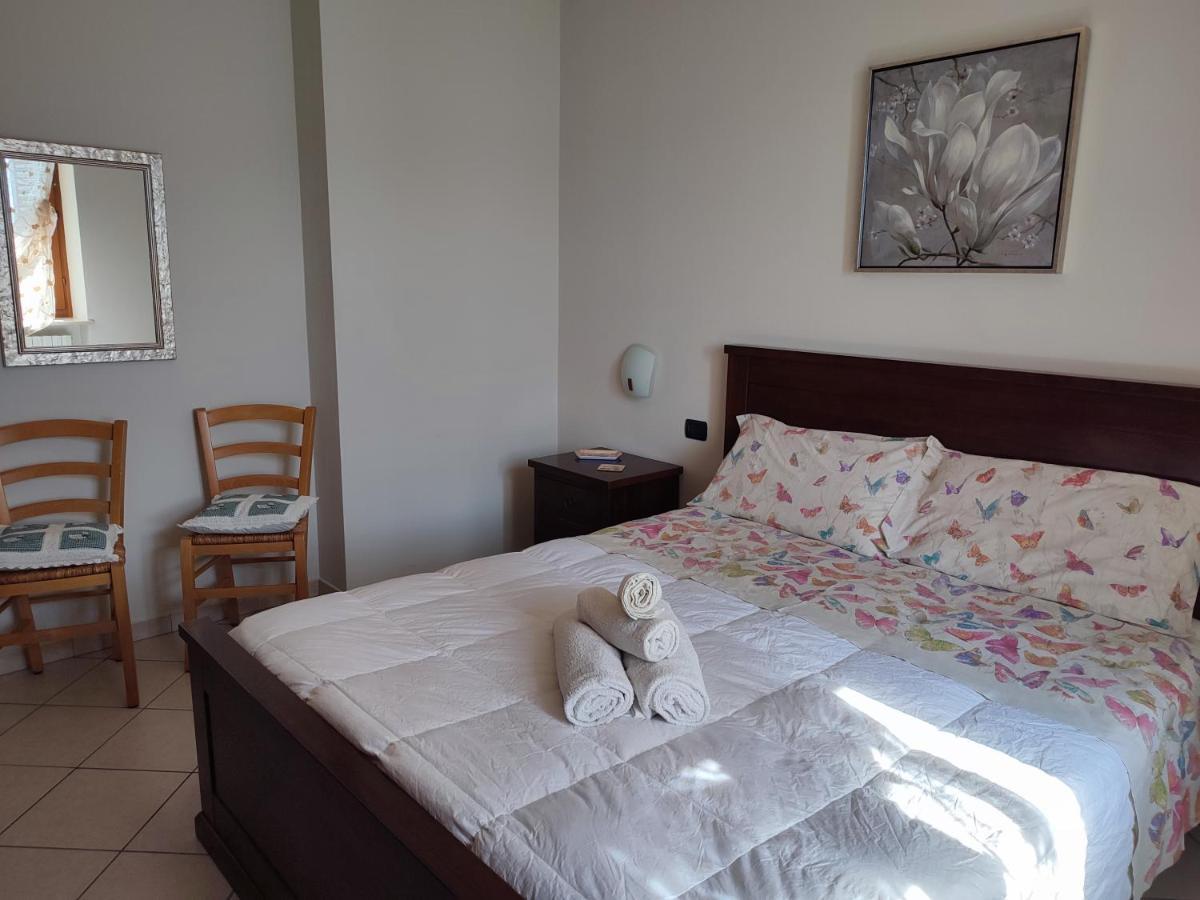 Agriturismo L'Uliveto Гарняно Екстериор снимка