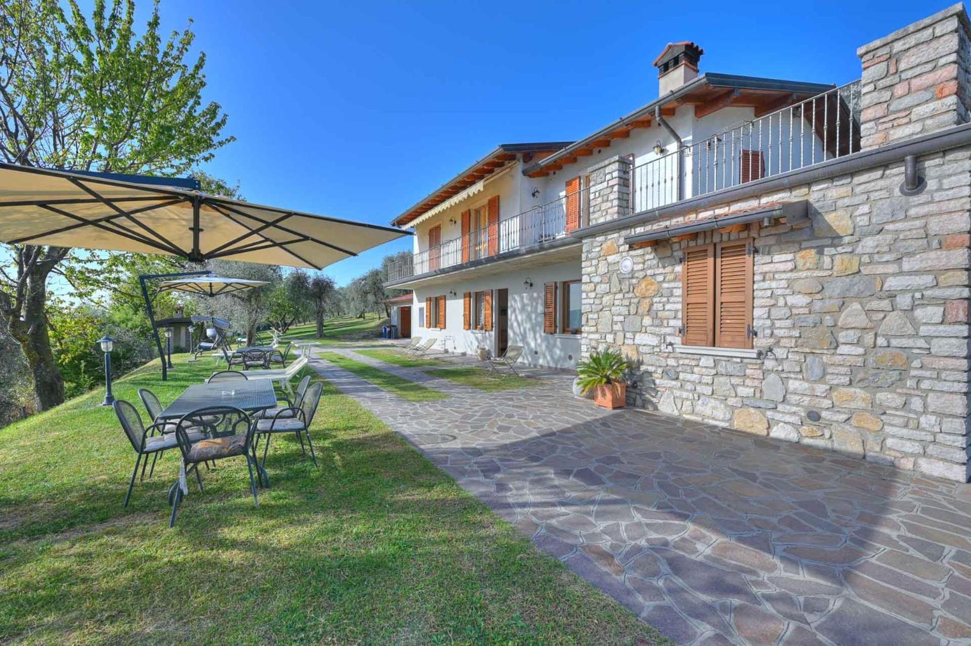 Agriturismo L'Uliveto Гарняно Екстериор снимка