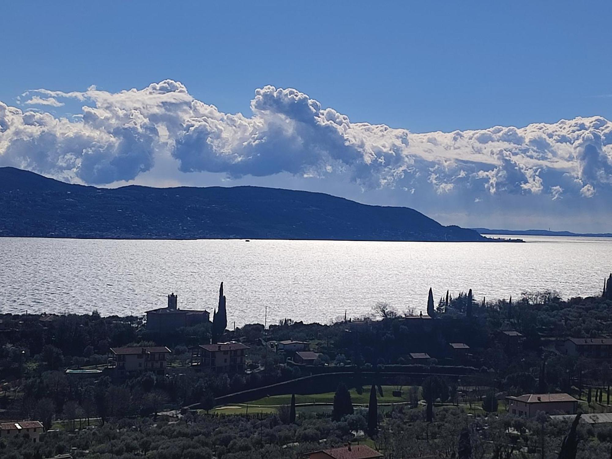 Agriturismo L'Uliveto Гарняно Екстериор снимка