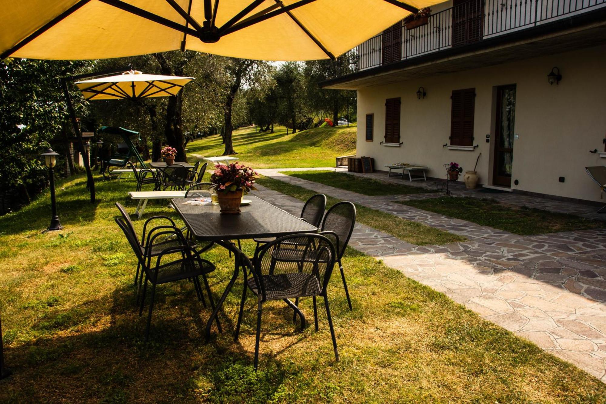 Agriturismo L'Uliveto Гарняно Екстериор снимка