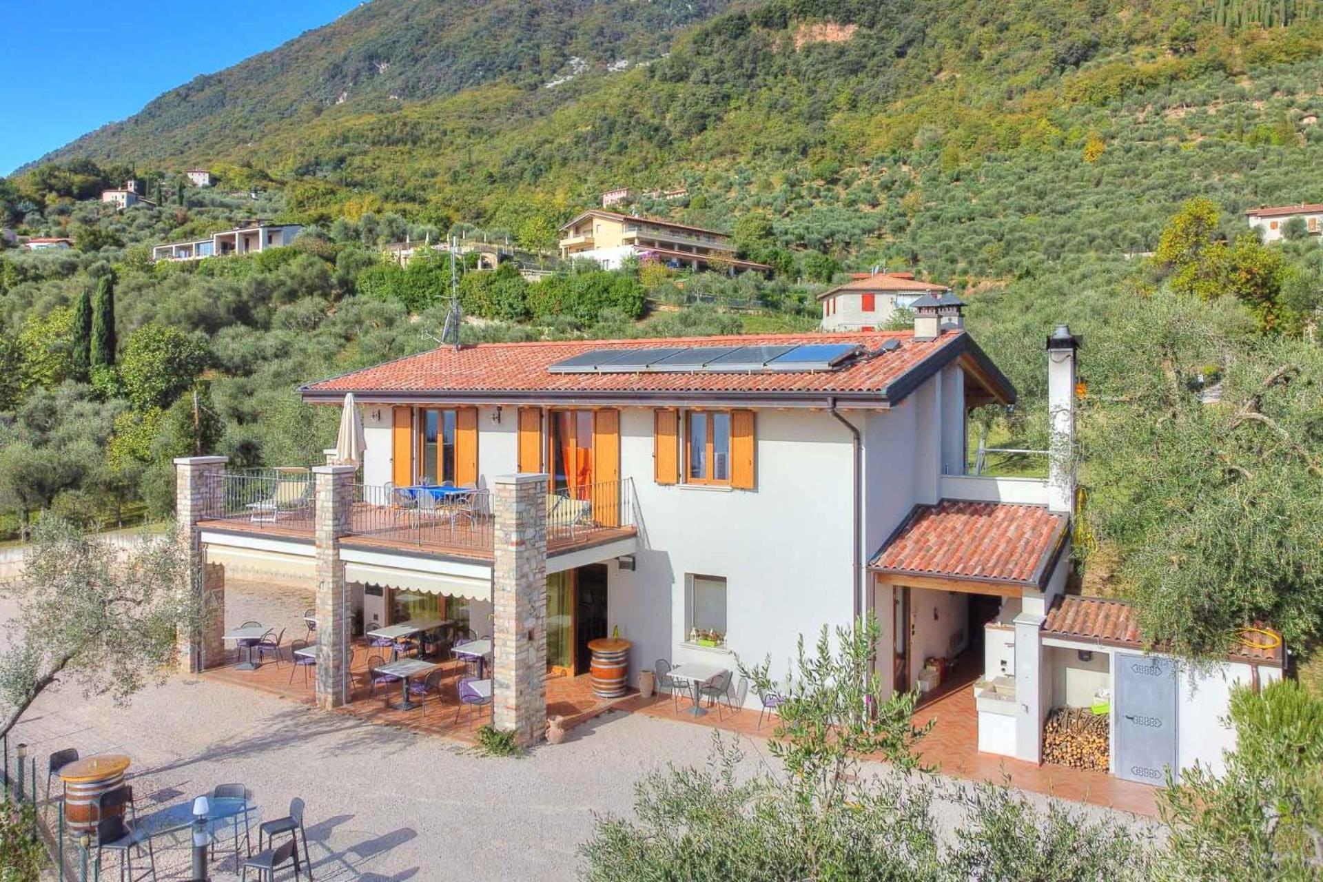 Agriturismo L'Uliveto Гарняно Екстериор снимка
